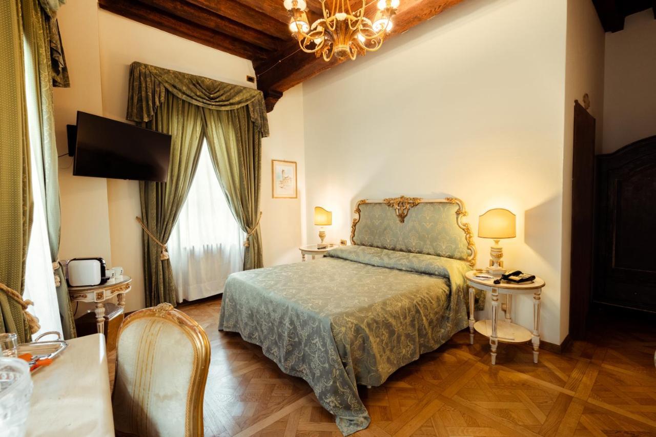 Hotel Palazzo Alexander Lucca Exteriér fotografie