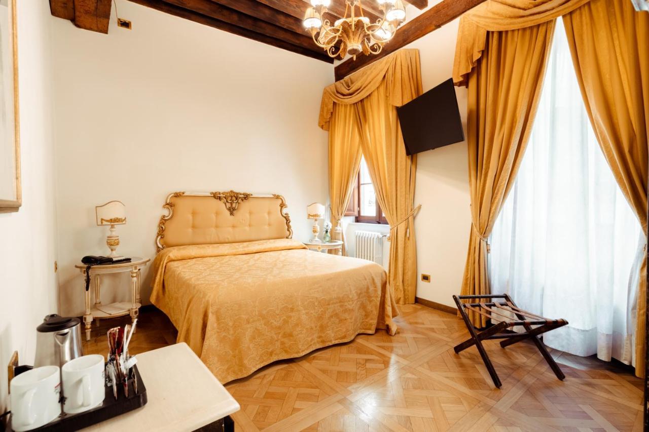 Hotel Palazzo Alexander Lucca Exteriér fotografie